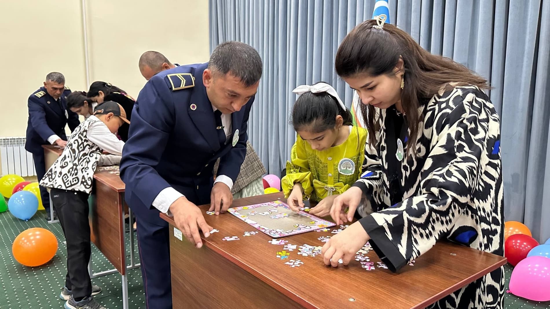 Navoiy, Samarqand, Qashqadaryo, Xorazm va Buxoro viloyatlari Favqulodda vaziyatlar boshqarmalarida “Yangi O‘zbekistonning ibratli harbiy oilasi” ko‘rik-tanlovining hududiy bosqichi ko‘tarinki ruhda o‘tkazildi