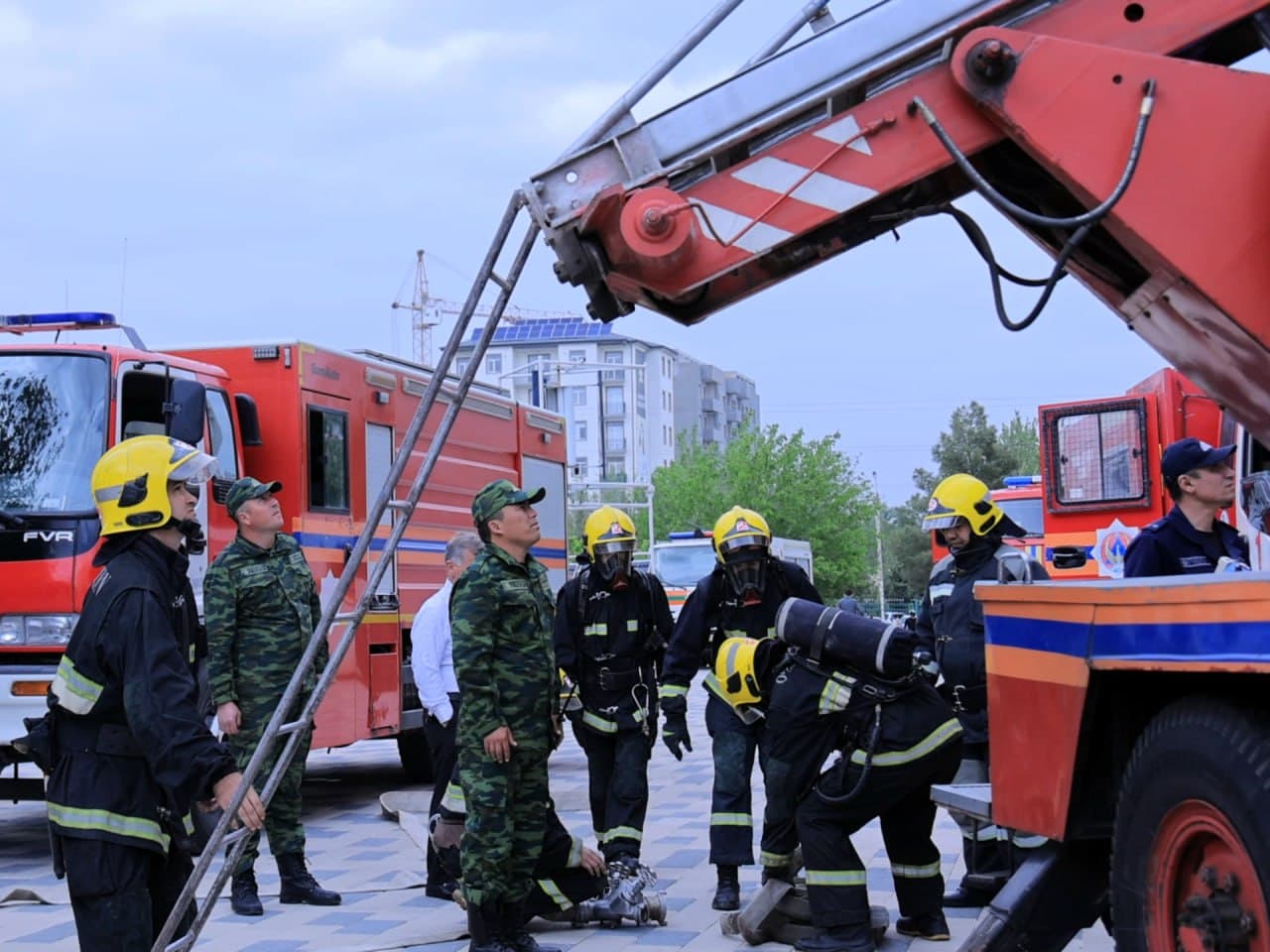 Buxoro viloyati FVB tomonidan Favqulodda vaziyatlar davlat quyi tizimiga kiruvchi korxona va tashkilotlar bilan hamkorlikda Buxoro davlat texnika universitetida maxsus-taktik o‘quv mashqi o‘tkazildi