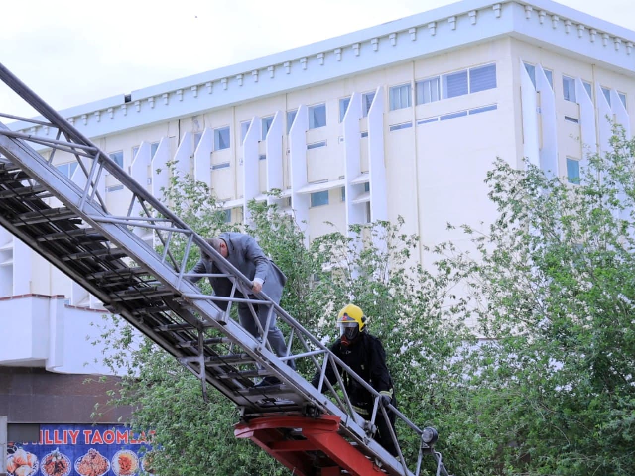 Buxoro viloyati FVB tomonidan Favqulodda vaziyatlar davlat quyi tizimiga kiruvchi korxona va tashkilotlar bilan hamkorlikda Buxoro davlat texnika universitetida maxsus-taktik o‘quv mashqi o‘tkazildi