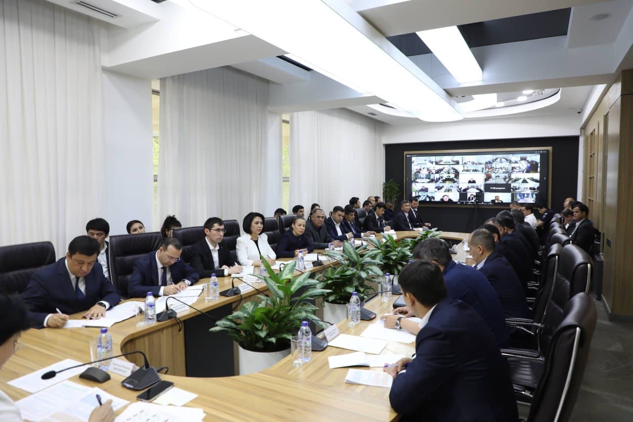 Мактабгача ва мактаб таълими вазири Э.Каримова раислигида, Фавқулодда вазиятлар вазирлиги бошқарма бошлиғи подполковник О. Қўлдошев иштирокида йиғилиш бўлиб ўтди