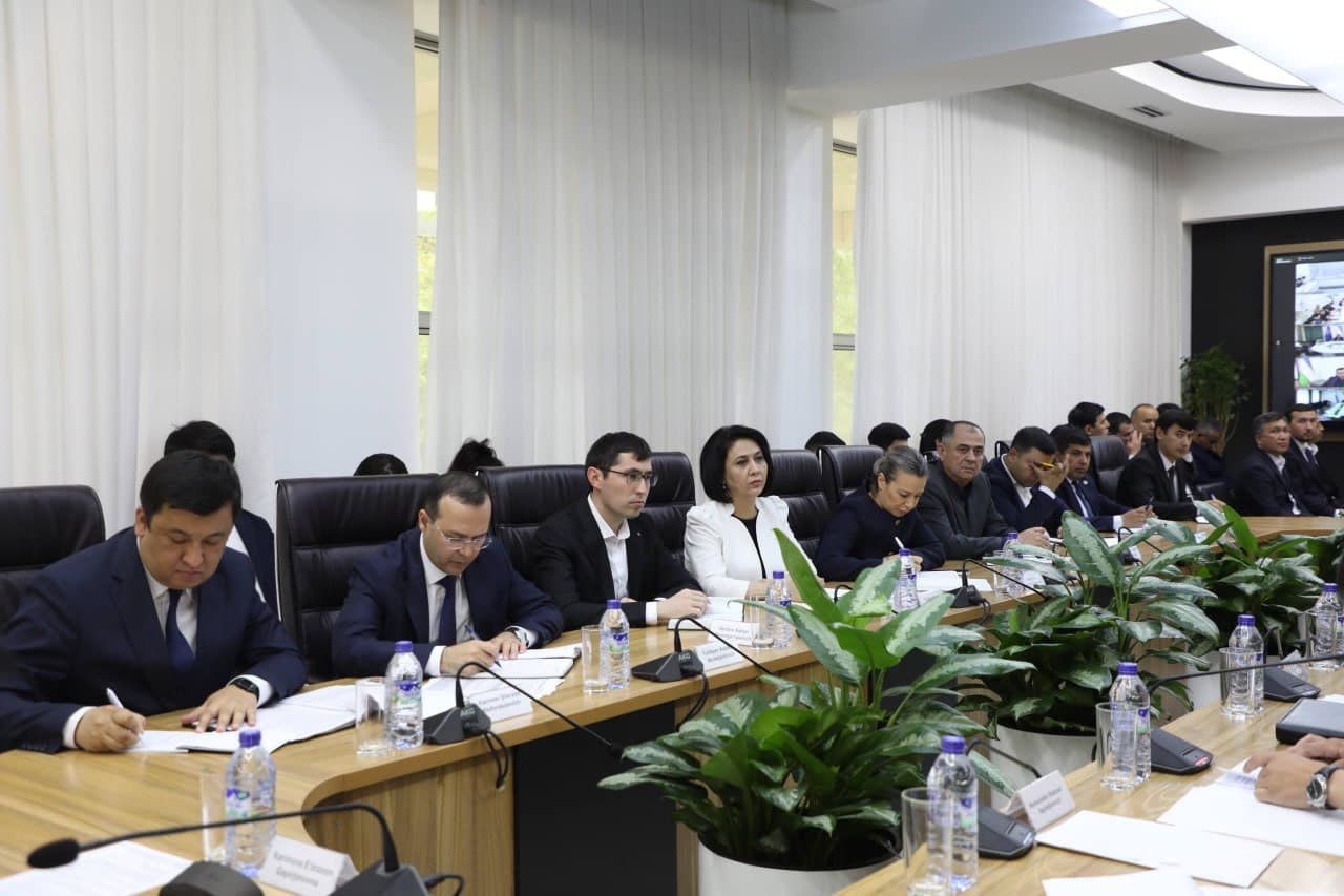 Мактабгача ва мактаб таълими вазири Э.Каримова раислигида, Фавқулодда вазиятлар вазирлиги бошқарма бошлиғи подполковник О. Қўлдошев иштирокида йиғилиш бўлиб ўтди