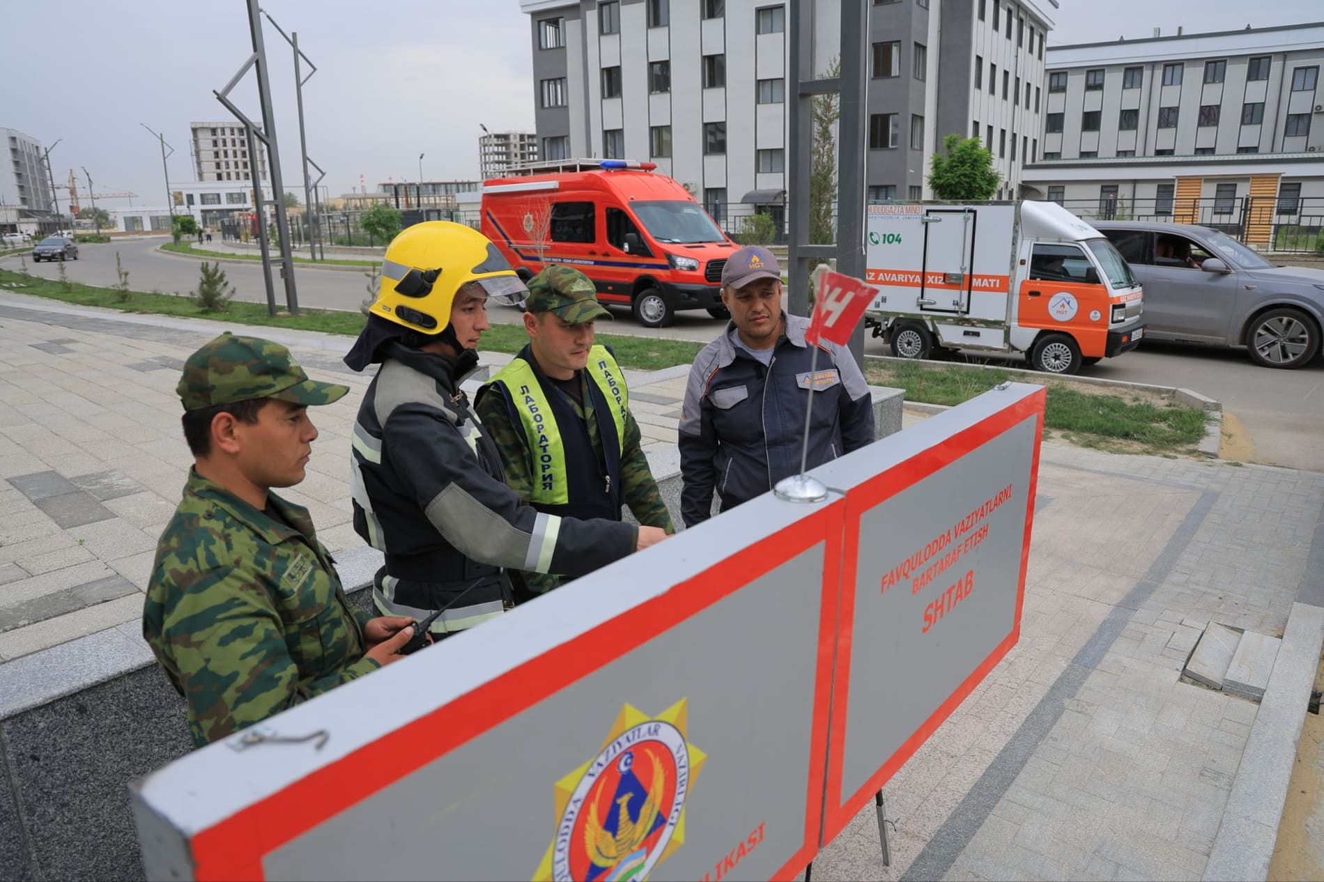 Бухорода "Фавқулодда вазиятларнинг олдини олиш ва фуқаро муҳофазаси" ойлиги доирасида махсус-тактик машқи ўтказилди