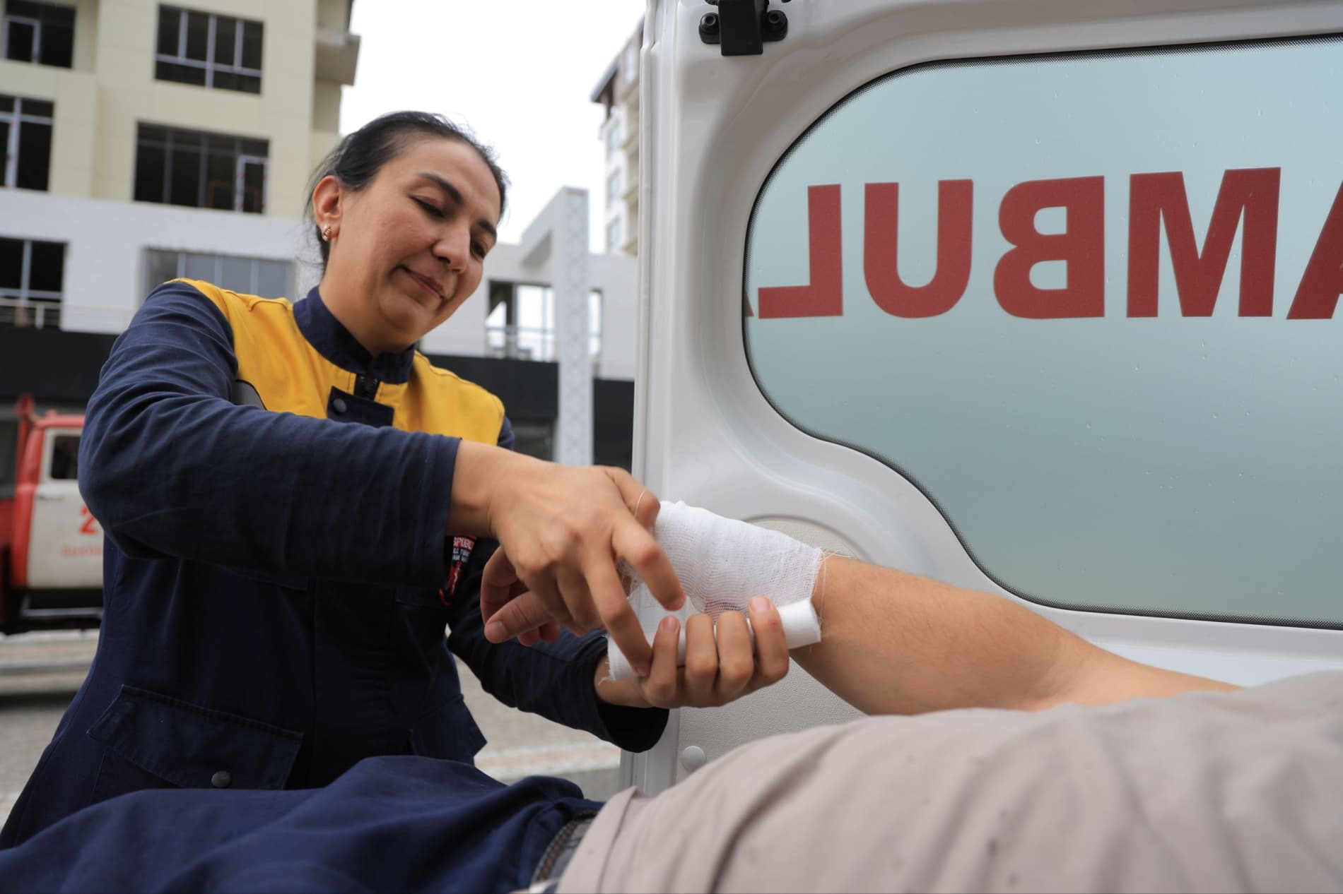 Бухорода "Фавқулодда вазиятларнинг олдини олиш ва фуқаро муҳофазаси" ойлиги доирасида махсус-тактик машқи ўтказилди