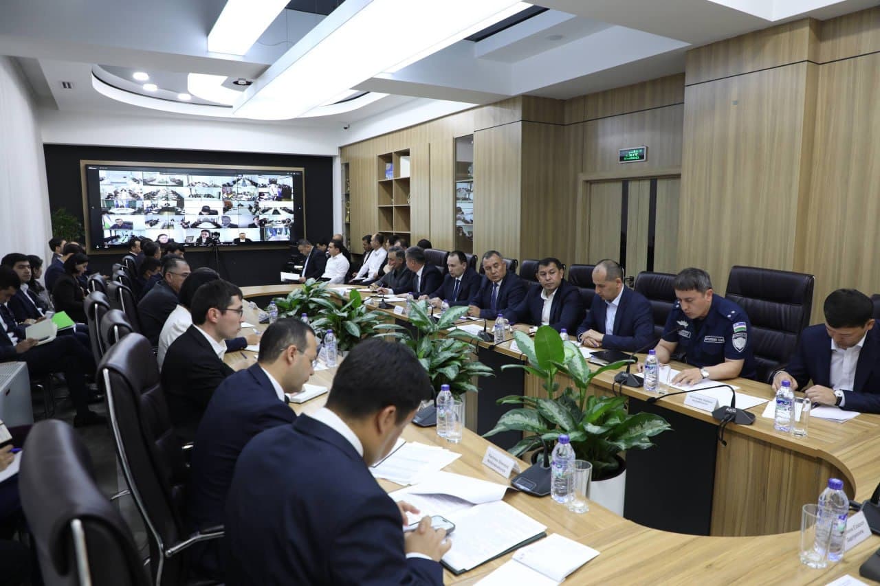 Мактабгача ва мактаб таълими вазири Э.Каримова раислигида, Фавқулодда вазиятлар вазирлиги бошқарма бошлиғи подполковник О. Қўлдошев иштирокида йиғилиш бўлиб ўтди