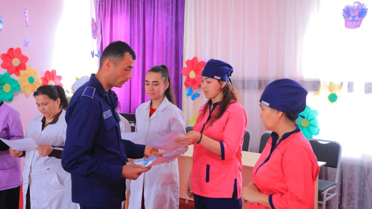 “Favqulodda vaziyatlardan muhofaza qilish va fuqaro muhofazasi oyligi” doirasida ta’lim muassasalarida amaliy seminarlar tashkil etilmoqda