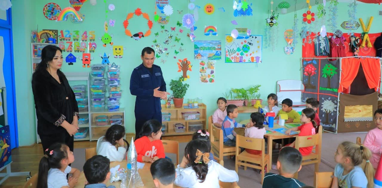 “Favqulodda vaziyatlardan muhofaza qilish va fuqaro muhofazasi oyligi” doirasida ta’lim muassasalarida amaliy seminarlar tashkil etilmoqda