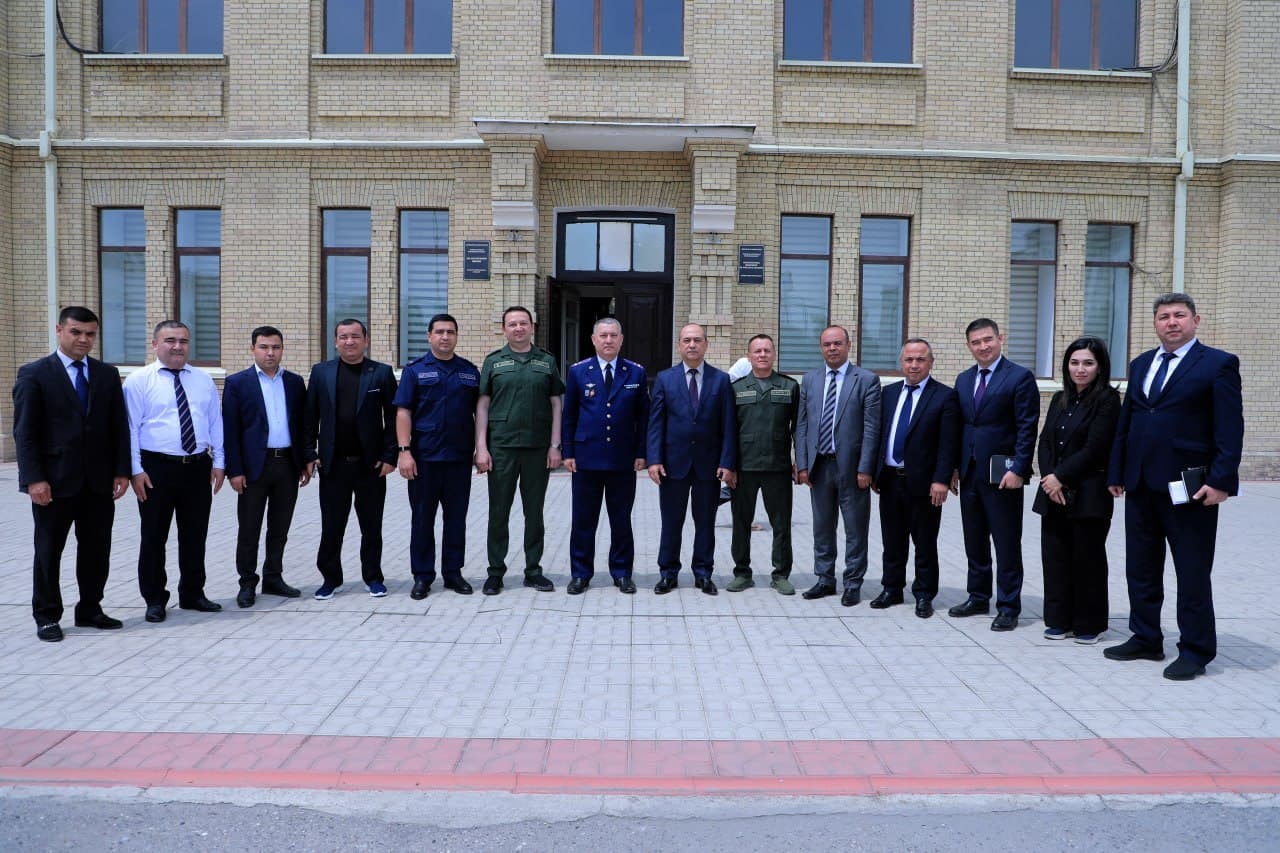 ФВВ Академияси ҳамда Фарғона давлат университети ўртасида ўзаро ҳамкорликни мустаҳкамлашга қаратилган “Англашув меморандуми” имзоланди.