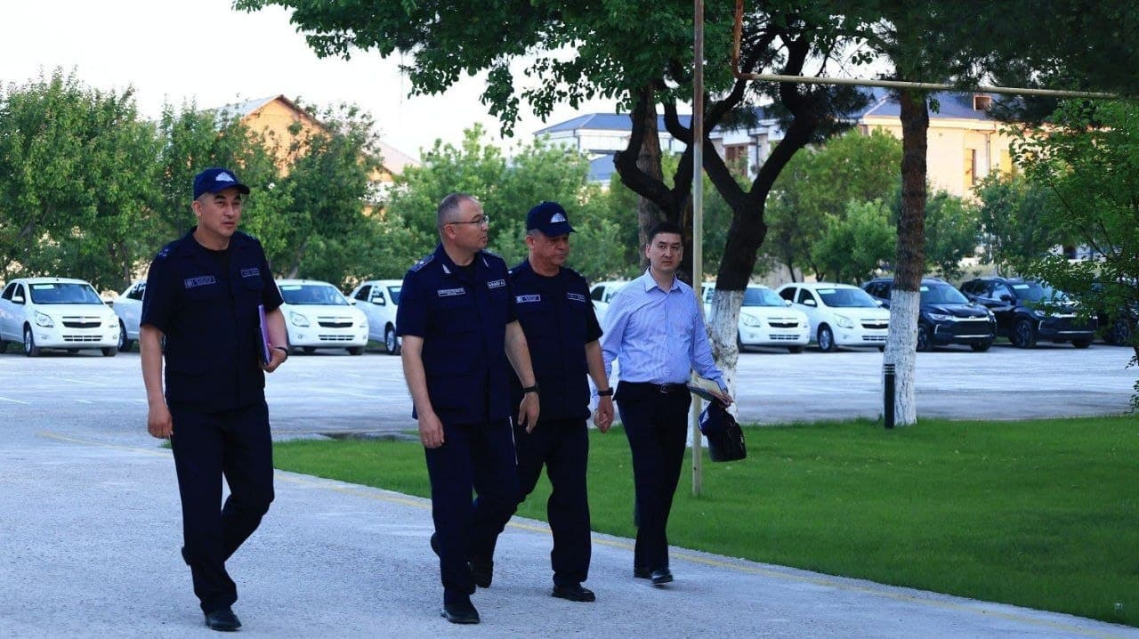 Favqulodda vaziyatlar vaziri general-mayor A.I.Ikramov Navoiy viloyati Favqulodda vaziyatlar boshqarmasi faoliyatini yaqindan oʻrgandi