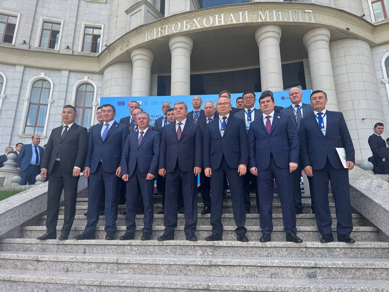 Favqulodda vaziyatlar vaziri Azizbek Ikramov boshchiligidagi delegatsiya Tojikiston Respublikasi poytaxtida o‘tkazilgan qator xalqaro tadbirlarda ishtirok etdi