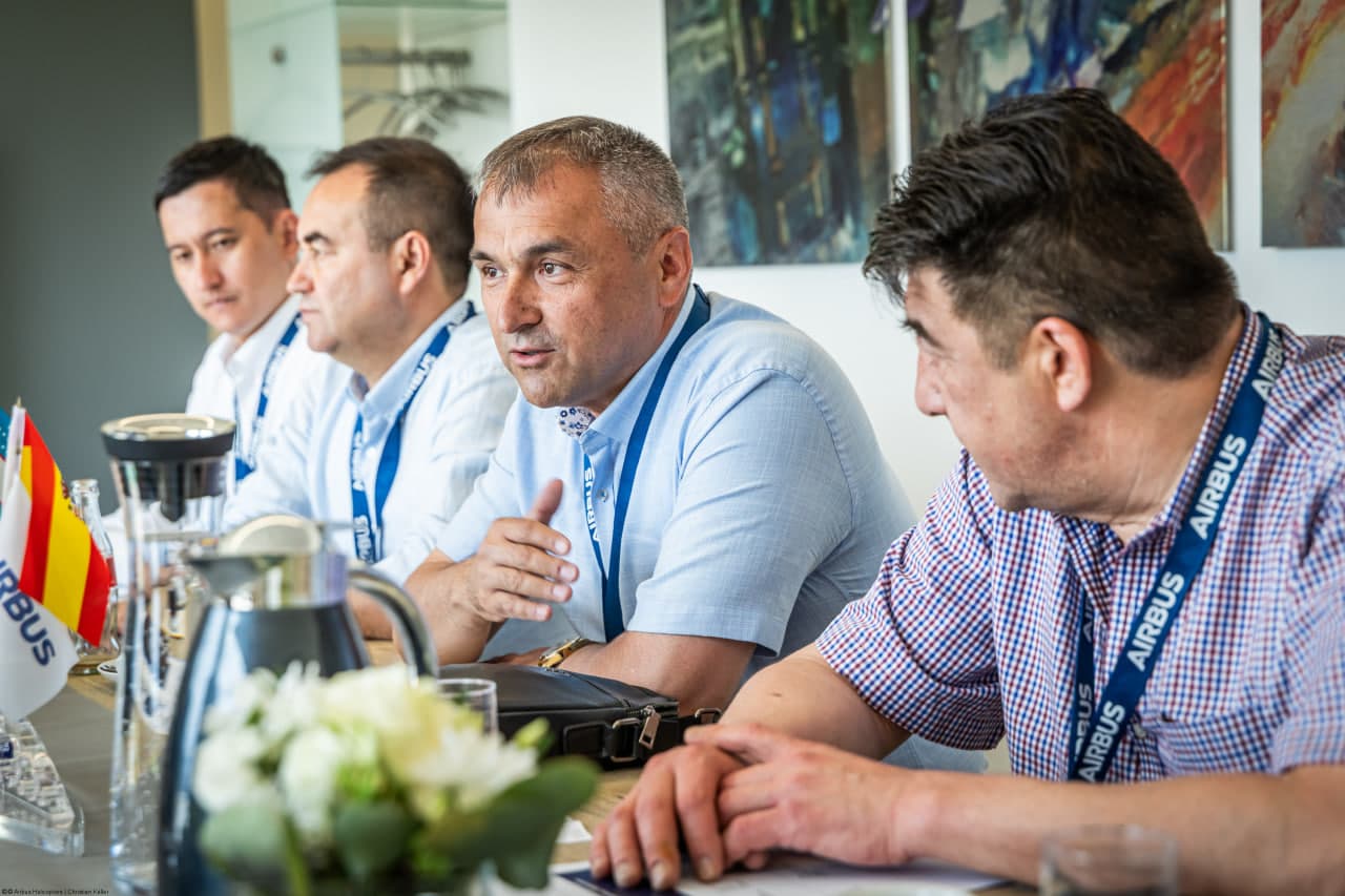 O‘zbekiston FVV ishchi guruhi Airbus Helicopters kompaniyasi faoliyati bilan tanishdi