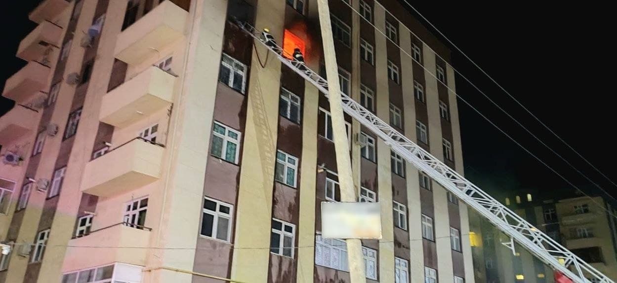 FVV qutqaruvchilari tomonidan Buxoro viloyatidagi yong‘indan 3 nafar fuqaro qutqarildi, 7 nafar fuqaro xavfsiz hududga evakuatsiya qilindi
