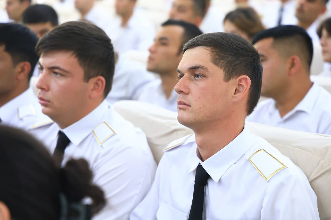 Favqulodda vaziyatlar vaziri general-mayor Azizbek Ikramov Buxoro yoshlari bilan uchrashdi