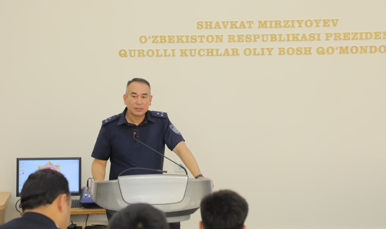 Фавқулодда вазиятлар вазири ўринбосари ФВВ Академиясида ёшлар билан очиқ мулоқот ўтказди