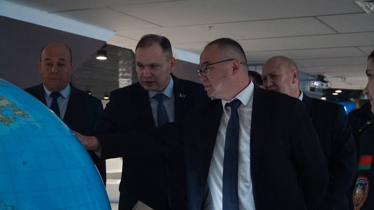 В заключительный день визита делегация МЧС Узбекистана во главе с министром Азизбеком Икрамовым посетила очередные объекты белорусского спасательного ведомства