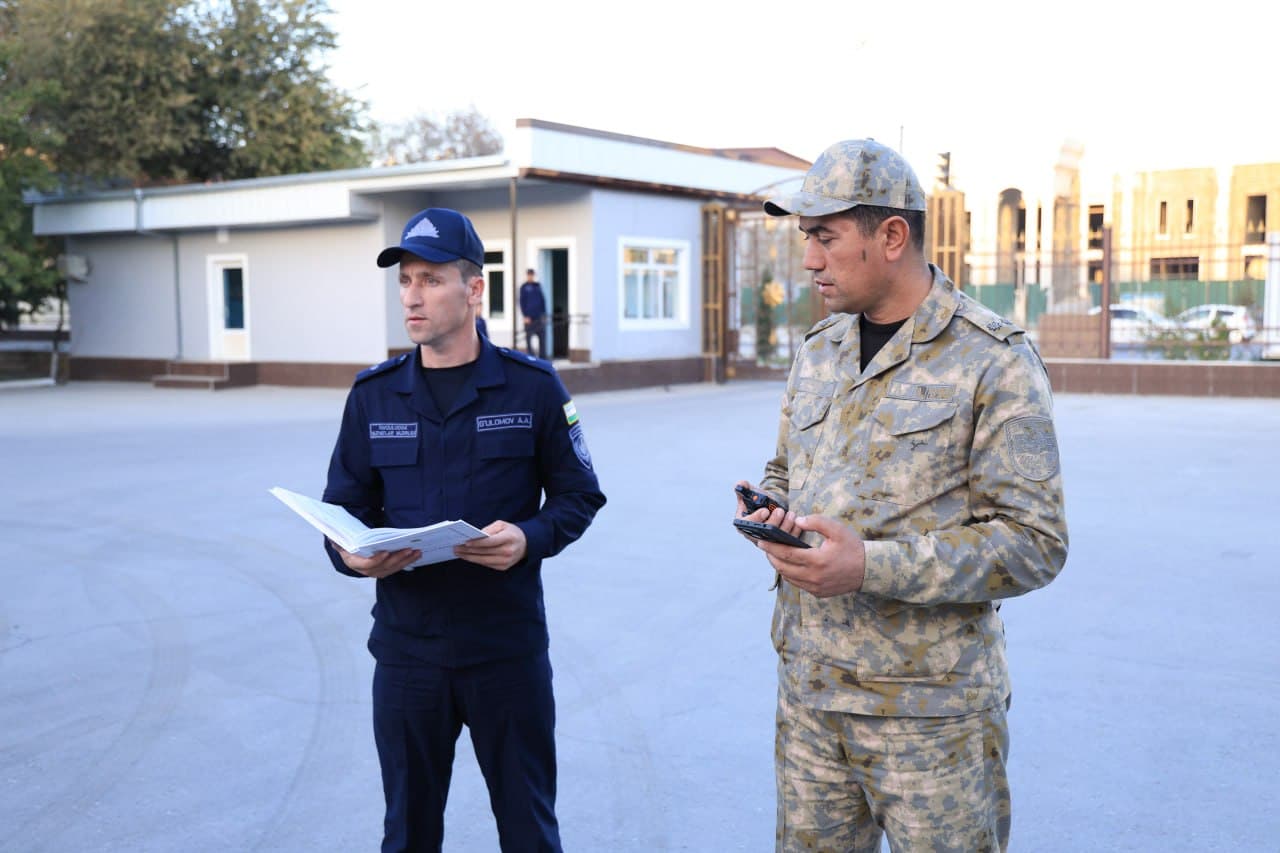 Buxoro viloyati Favqulodda vaziyatlar boshqarmasi mas’ullari tomonidan Buxoro shahar Favqulodda vaziyatlar bo‘limida yong‘in-qutqaruv bo‘linmalarining xizmat faoliyati, xizmat intizomiga rioya etilishi hamda jangovar tayyorgarlik holati o‘rganildi