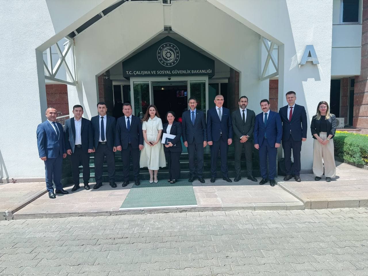 Turkiyaning deportatsiya markazlarida bo‘lib turgan 50 nafar o‘zbekistonlik ayollar vatanga qaytarildi.