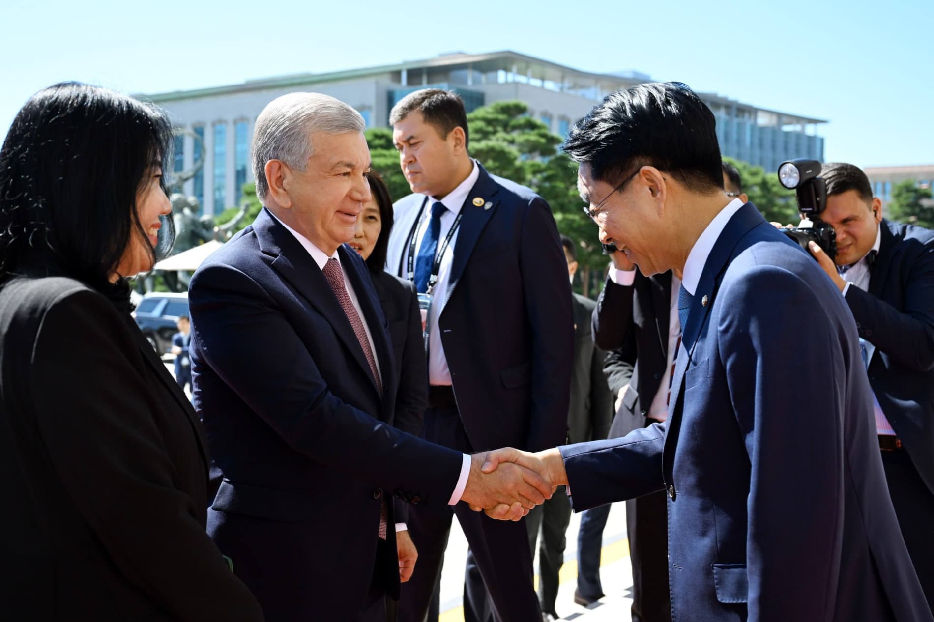 The President of the Republic of Uzbekistan met with the Speaker of the National Assembly of the Republic of Korea
