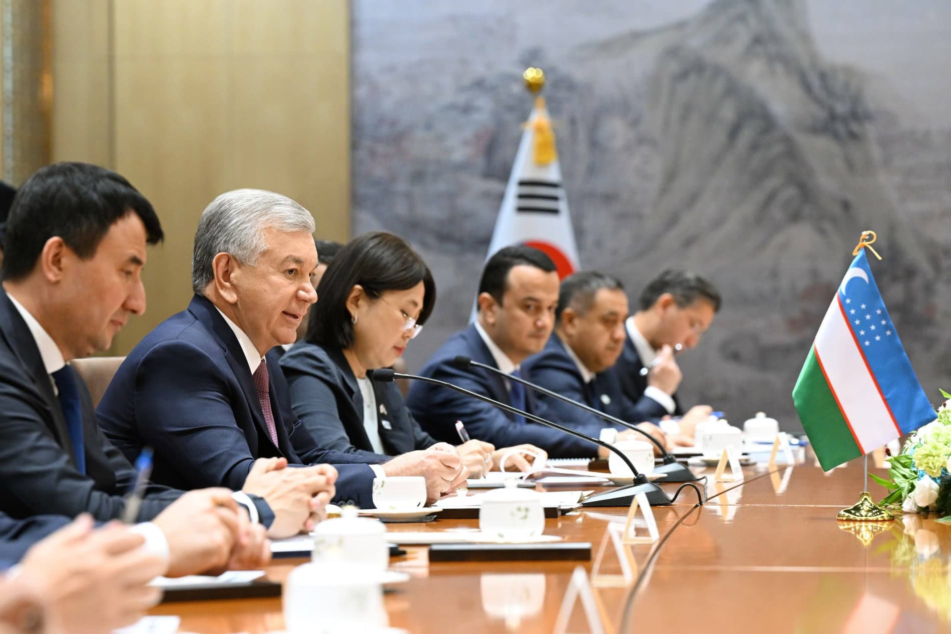 The President of the Republic of Uzbekistan met with the Speaker of the National Assembly of the Republic of Korea