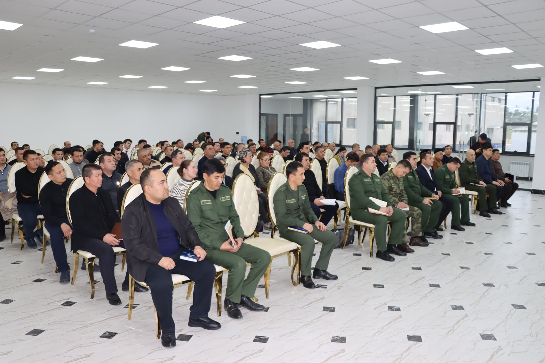 В Джиззаке состоялся открытый диалог с предпринимателями