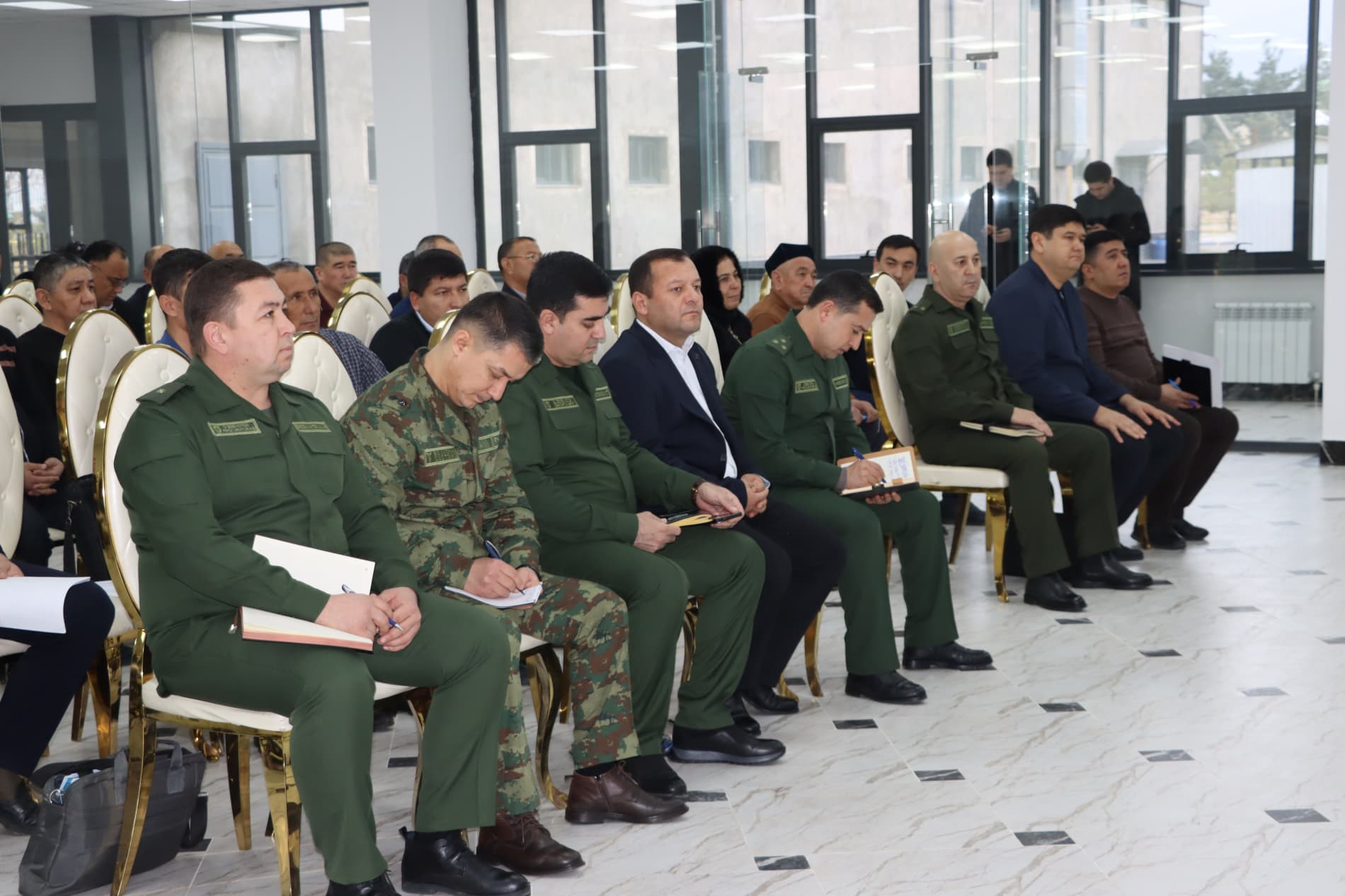 В Джиззаке состоялся открытый диалог с предпринимателями