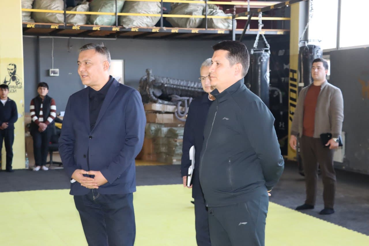 Хоким города Джизака встретился со школьными спортсменами