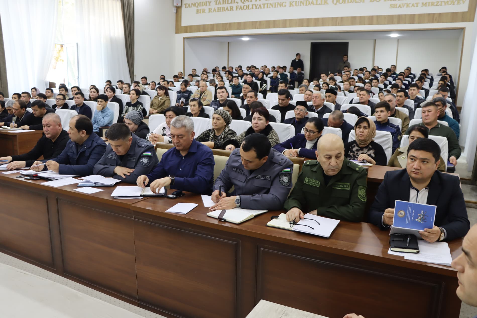 Обсуждены вопросы создания безопасной среды и обеспечения стабильности в махаллях