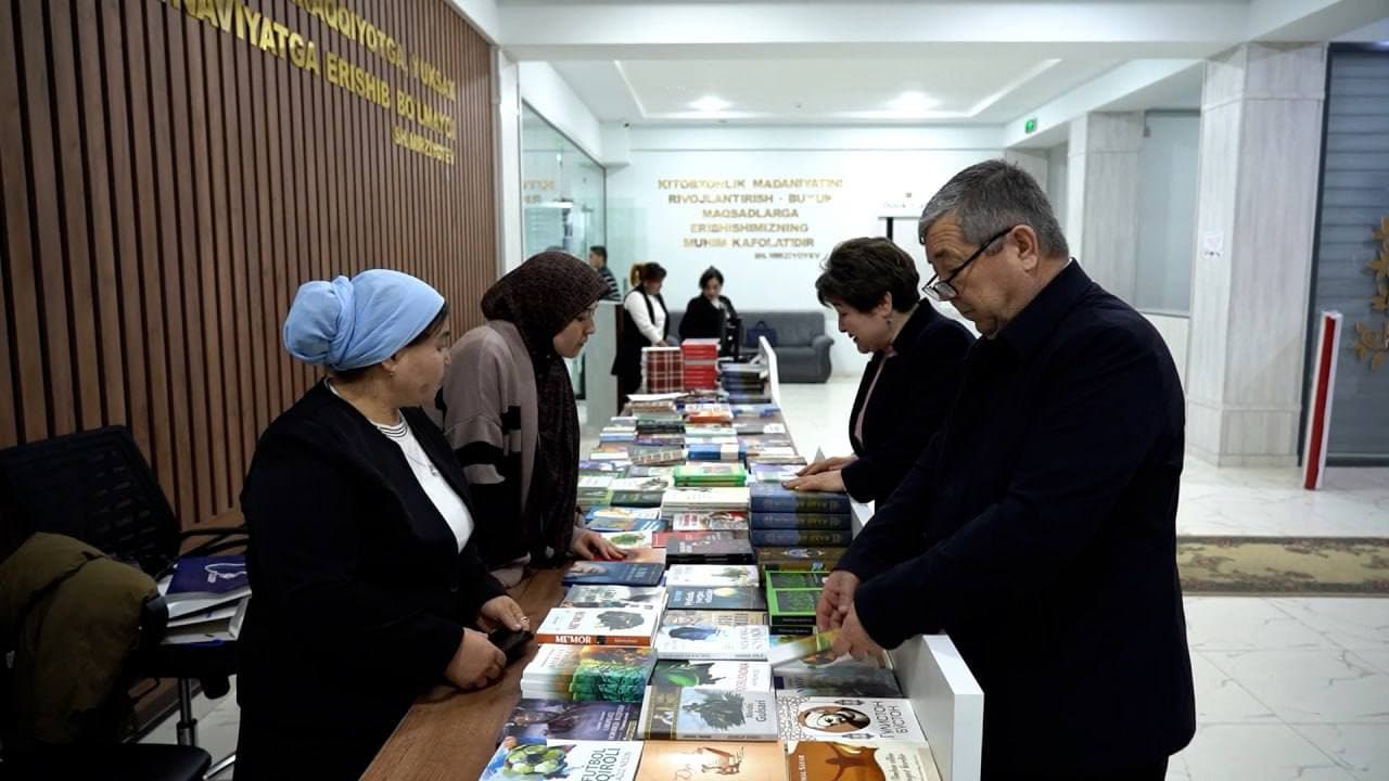 В области проведена духовно-просветительская акция «Читающий государственный служащий»