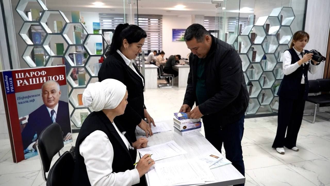 В области проведена духовно-просветительская акция «Читающий государственный служащий»