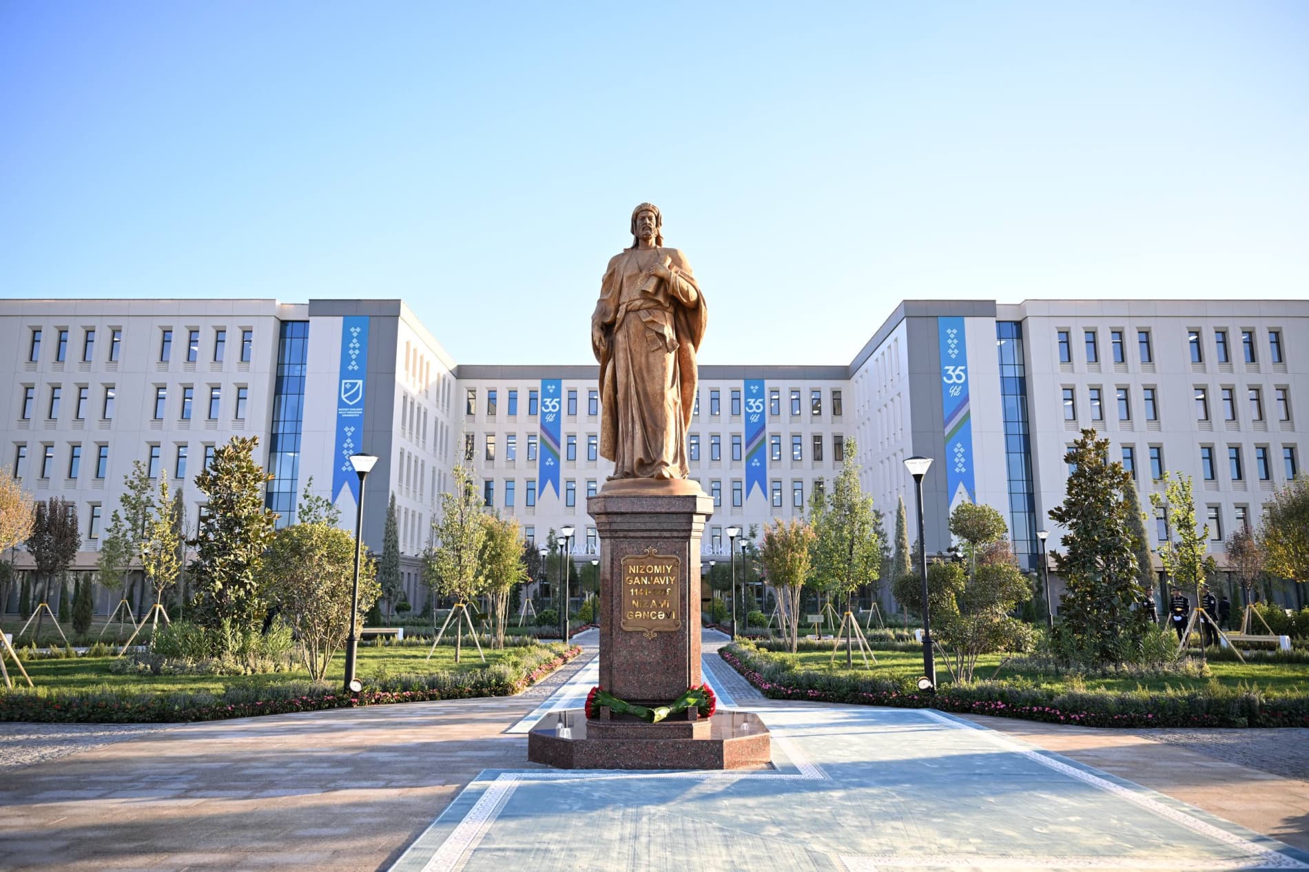 Oʻzbekiston Prezidenti Shavkat Mirziyoyev va Ozarbayjon Prezidenti Ilhom Aliyev Yangi Toshkentda Nizomiy nomidagi Oʻzbekiston Milliy pedagogika universitetining yangi kampusini ochish marosimida ishtirok etdilar