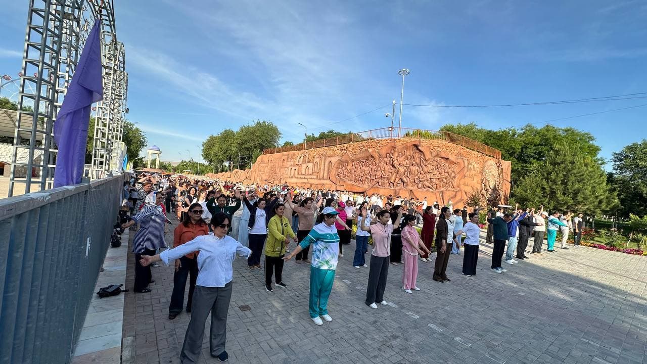 Jizzaxda Salomatlik Bayrami: 5000 Qadam va Barkamollik Sari