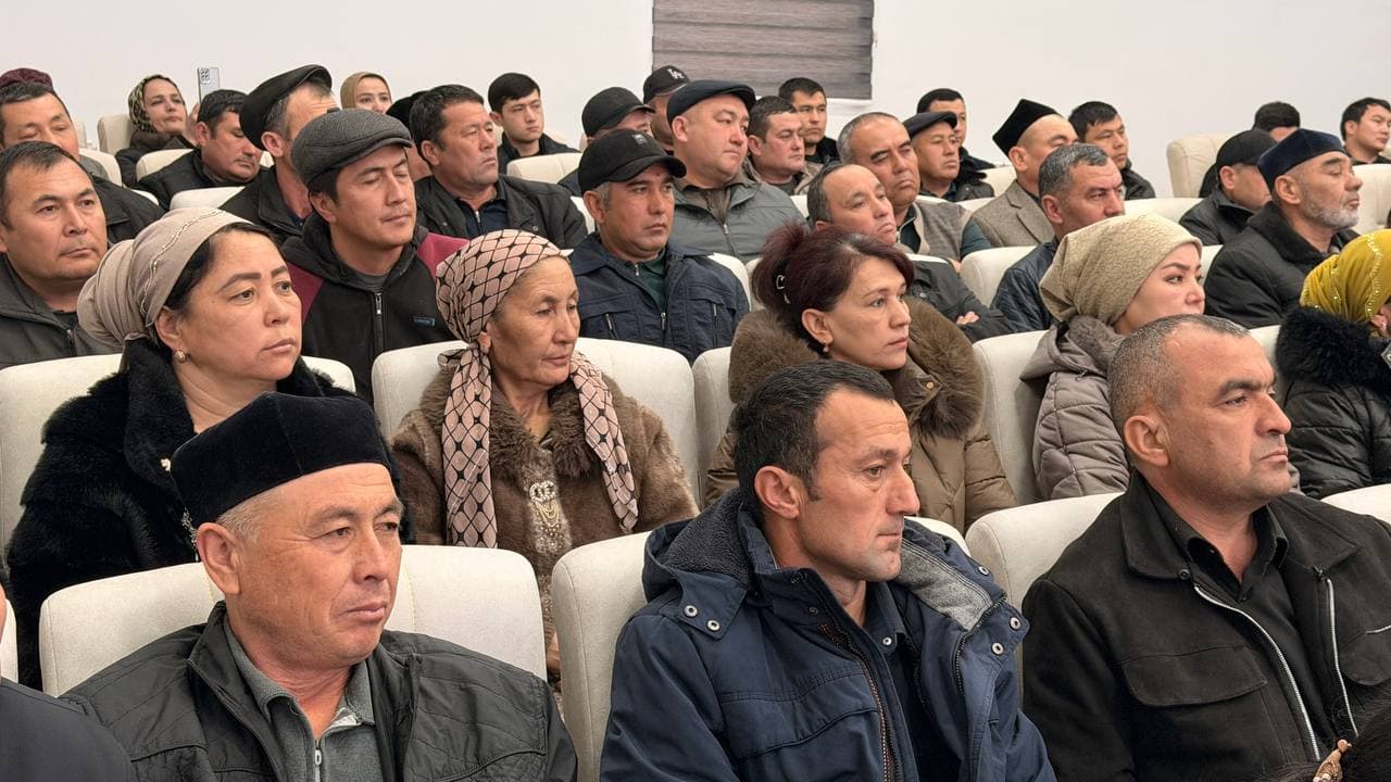 Sharof Rashidov tumanida muddatli harbiy xizmatni o‘tayotgan harbiy xizmatchilarning ota-onalari bilan uchrashuv bo‘lib o‘tdi