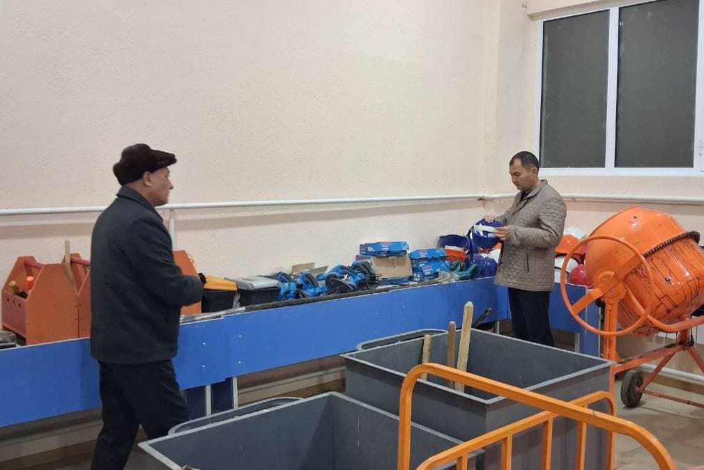 Sharof Rashidov tumani hokimi Asilbek Ashurov tumanidagi 1-son texnikum faoliyati bilan tanishish maqsadida tashrif buyurdi
