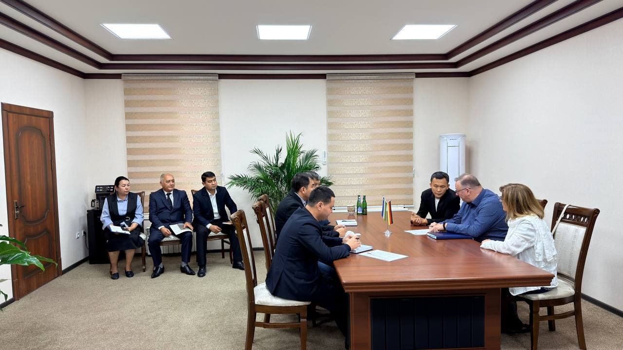 Sharof Rashidov tumani hokimligida Germaniyaning ZAW-Leipzig ijrochi direktori doktor Matias Mayer boshchiligidagi delegatsiya bilan uchrashuv bo‘lib o‘tdi