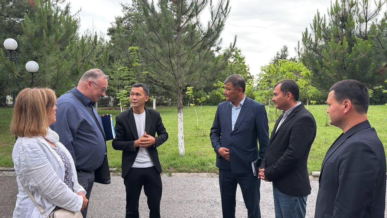 Sharof Rashidov tumani hokimligida Germaniyaning ZAW-Leipzig ijrochi direktori doktor Matias Mayer boshchiligidagi delegatsiya bilan uchrashuv bo‘lib o‘tdi
