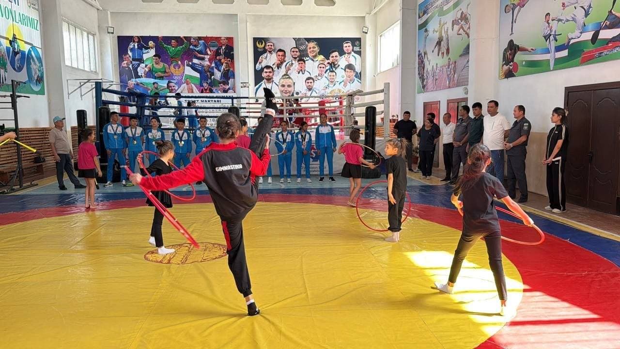 «ПАЙШАНБА — ЁШЛАР КУНИ» ДОИРАСИДА «РАҲБАР ВА ЁШЛАР» УЧРАШУВИ