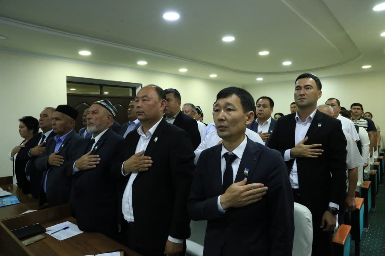 XALQ DEPUTATLARI PAXTAKOR TUMAN KENGASHINING 9-SESSIYASI O‘TKAZILDI