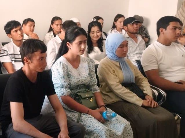 Paxtakorda Yoshlarni oilaviy hayotga tayyorlash" o‘quv seminar tashkil etildi