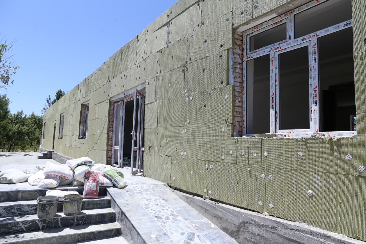 Paxtakorda yangi maktab qad ko’tarmoqda