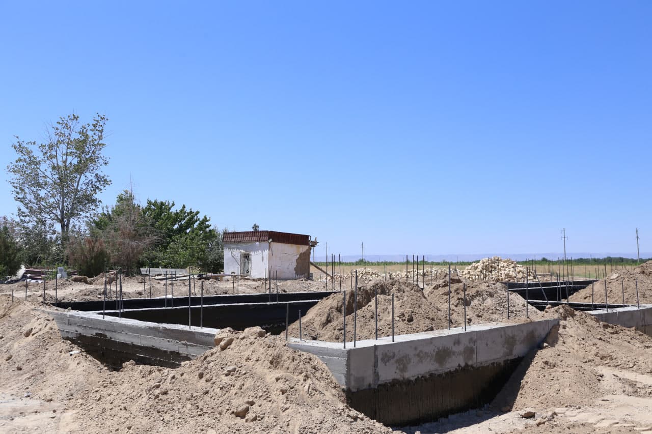 Paxtakorda yangi maktab qad ko’tarmoqda