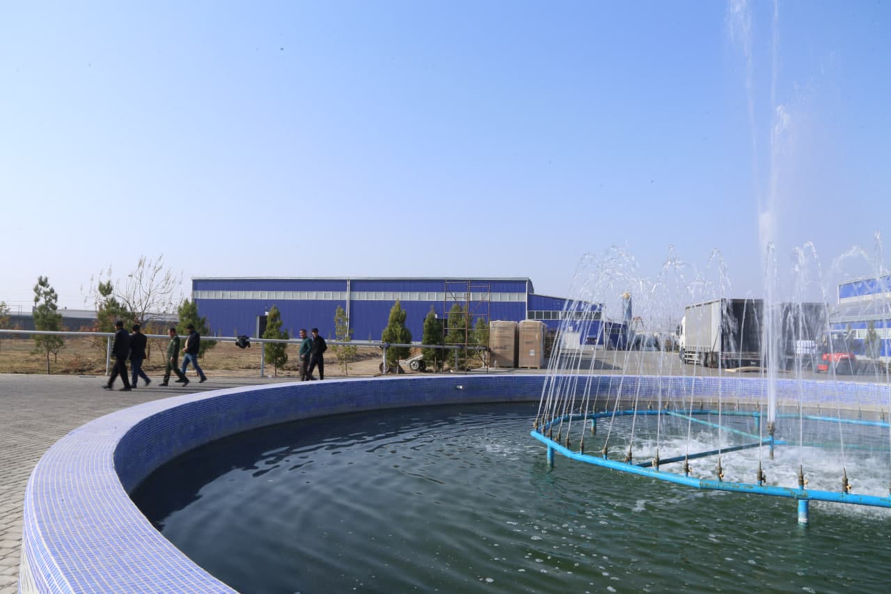 Paxtakor tuman rahbari sanoat va ishlab chiqarish korxonalari faoliyati bilan tanishdi