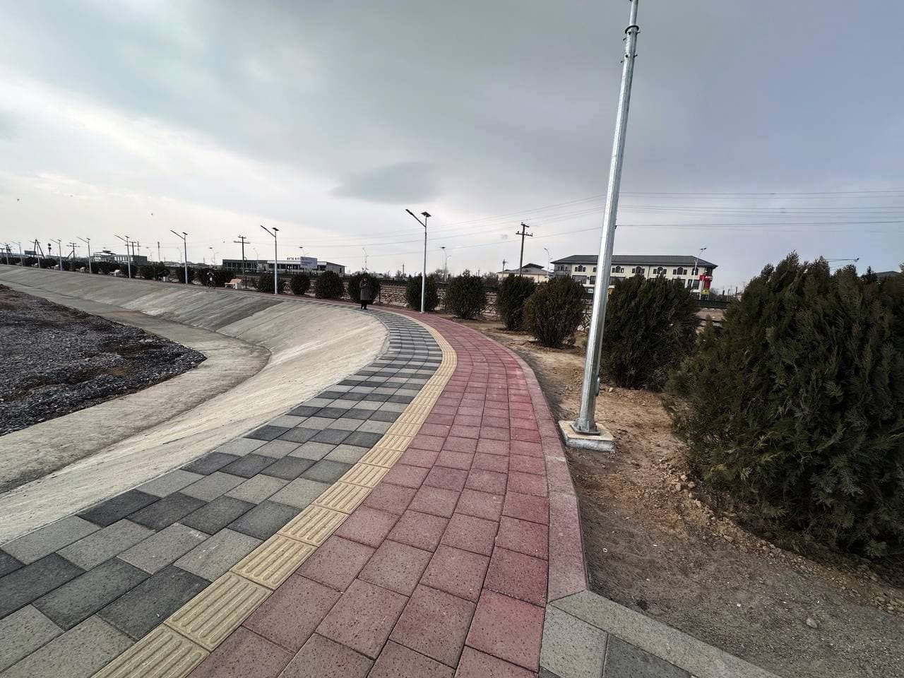 Oltinko‘l mahallasida yangi “Plyaj” dam olish maskani barpo etilmoqda