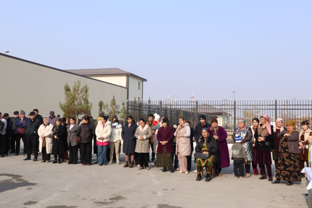 Paxtakor tumanida joylashgan “Paxtakor TEKS” qo‘shma korxonasida tuman hokimi va tuman prokurori tashabbusi bilan ish o‘rinlari yarmarkasi tashkil etildi.