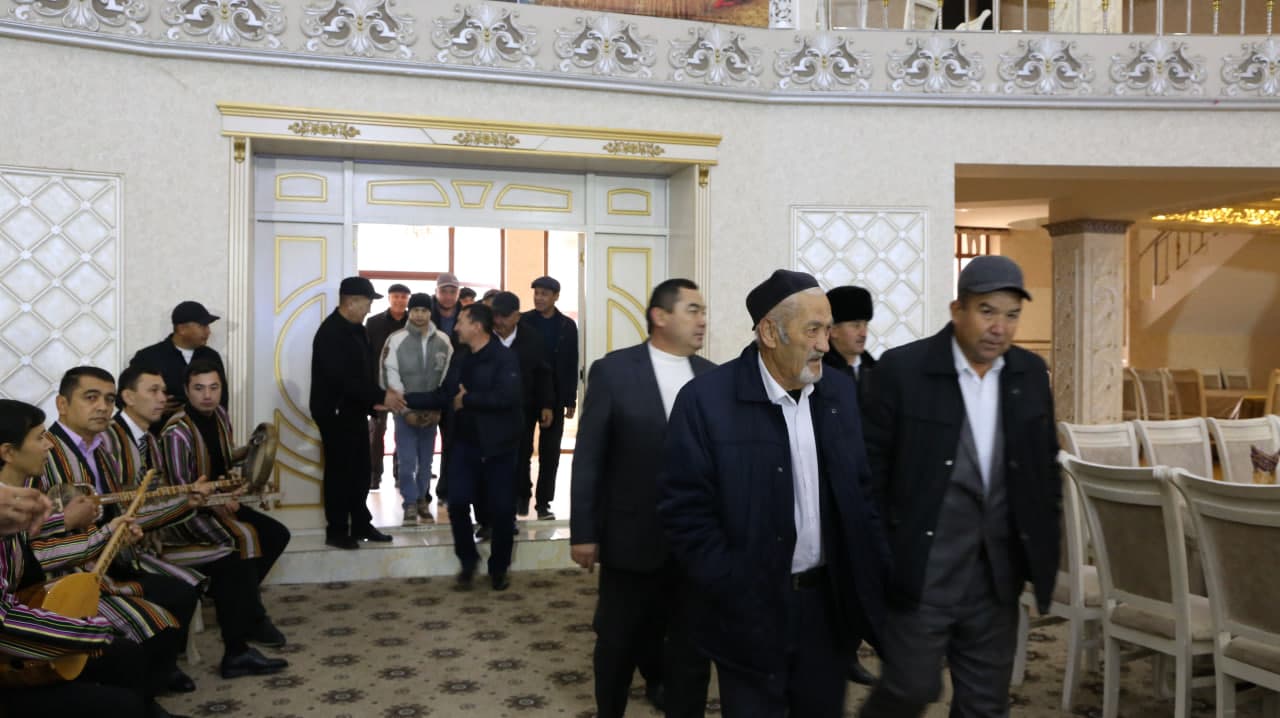 Paxtakor tumanida Qishloq xo‘jaligi xodimlari kuni munosabati bilan tantanali bayram tadbiri tashkil etildi. 🌾