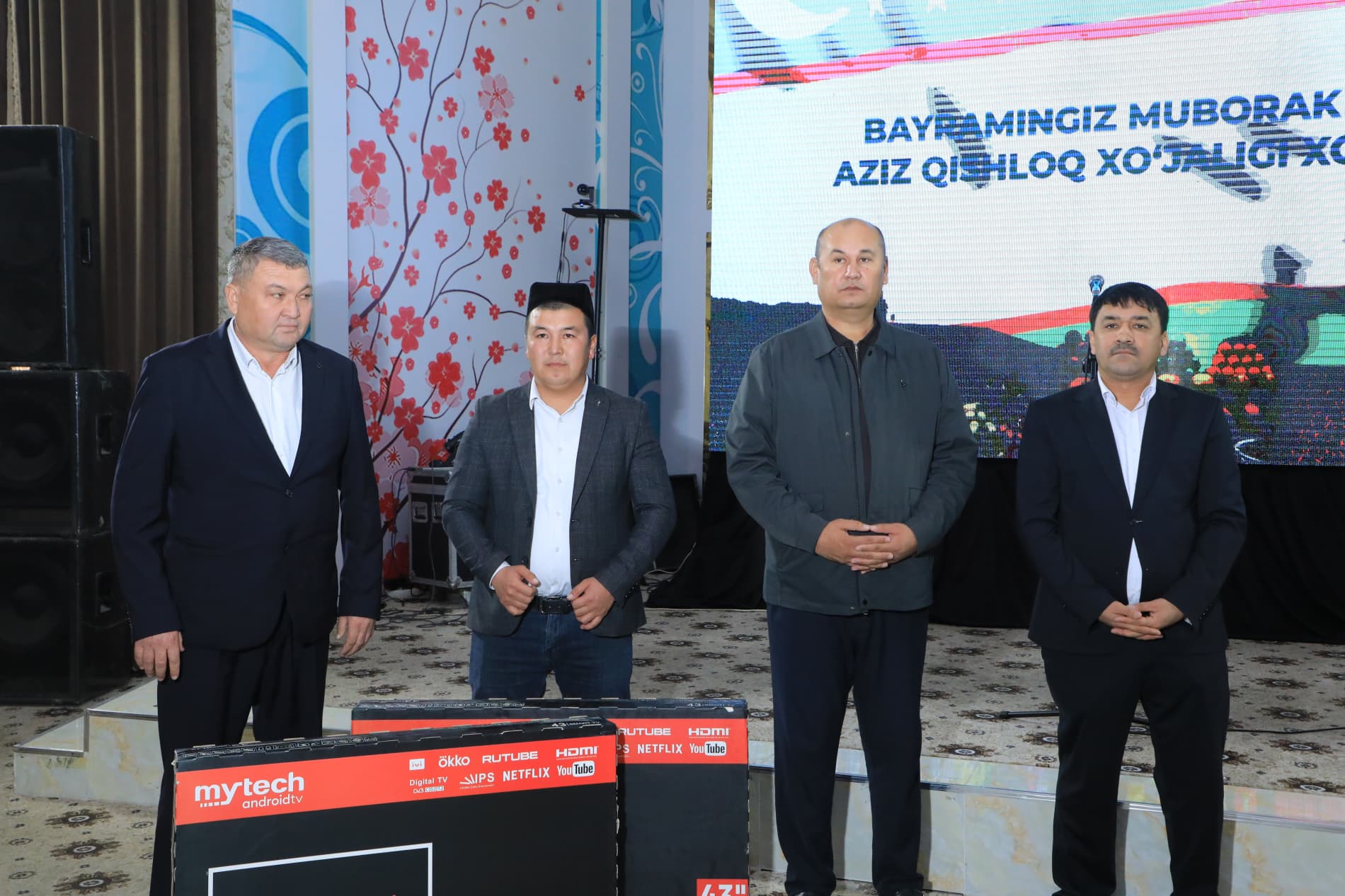 Paxtakor tumanida Qishloq xo‘jaligi xodimlari kuni munosabati bilan tantanali bayram tadbiri tashkil etildi. 🌾