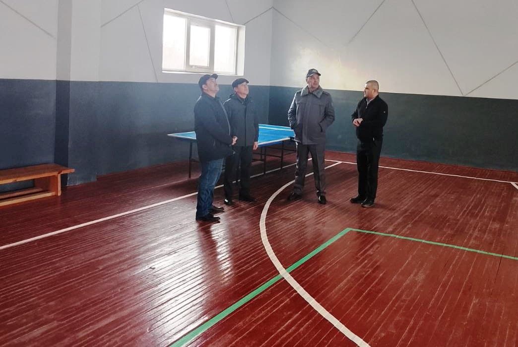 Paxtakor tumani rahbarlari Pedagogika texnikumida o‘rganish ishlarini olib bordilar