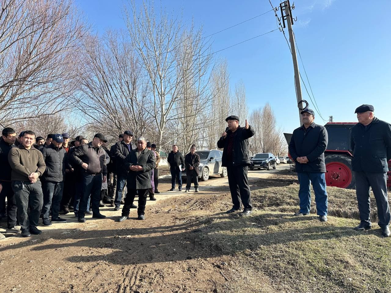 📰 Paxtakor tumanida g‘alla parvarishi bo‘yicha amaliy seminarlar o‘tkazildi 🌾