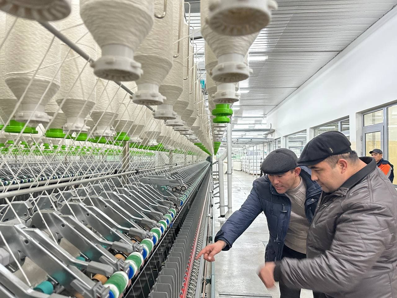 Paxtakor tumanida bo'sh ish o'rinlar yarmarkasi bo'lib o'tdi