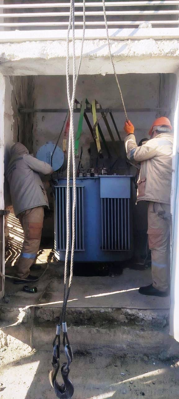 Paxtakor tumani elektr tarmoqlari korxonasi xodimlari tomonidan aholiga qulayliklar yaratish maqsadida hududlarda amaliy ishlar olib borilmoqda.