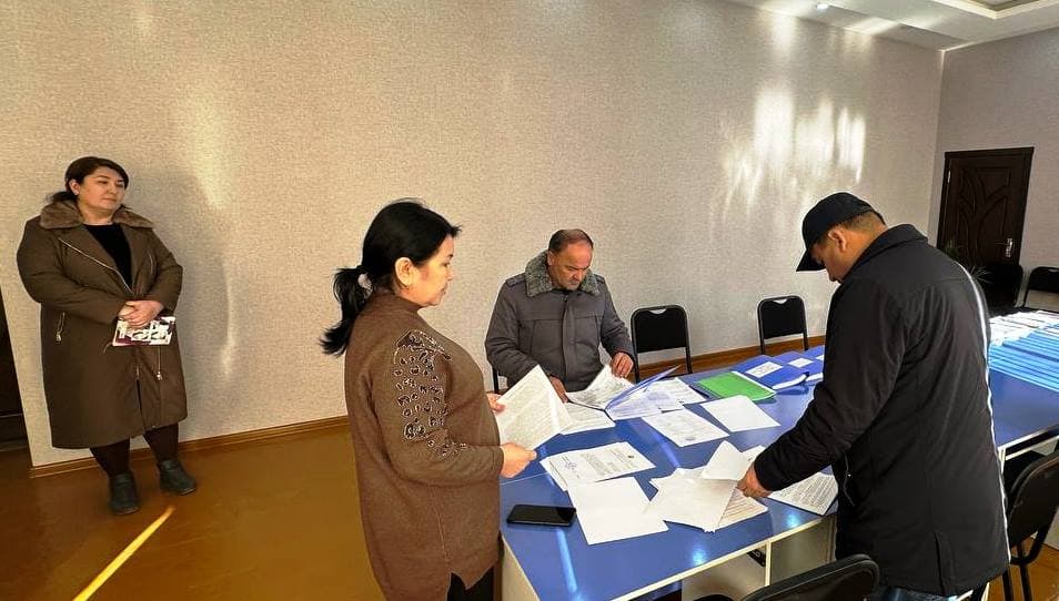 Tuman rahbarlari 2-sonli texnikumida bo'lishdi