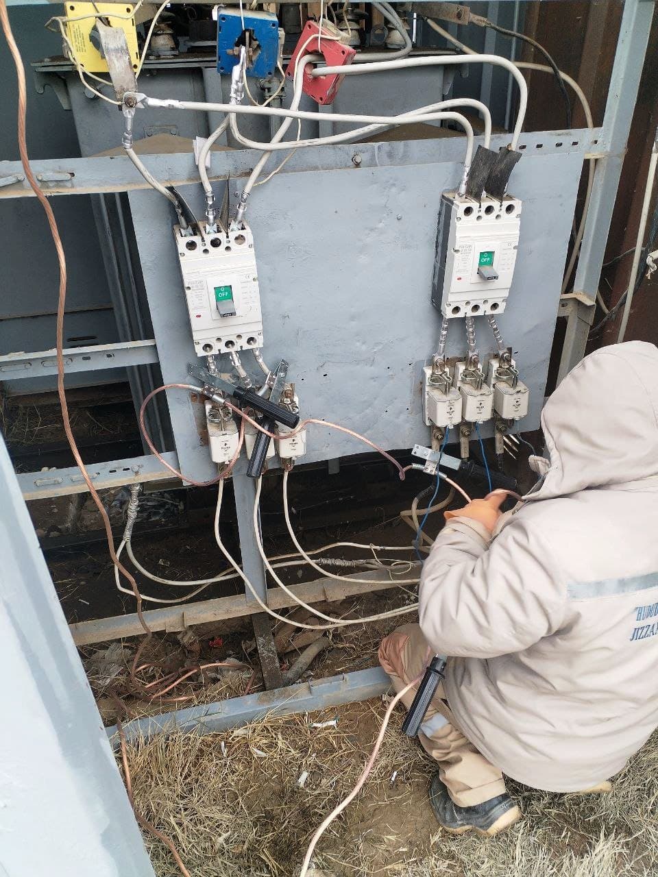 Paxtakor tumani Samarqand mahallasida transformator nosozligi bartaraf etildi